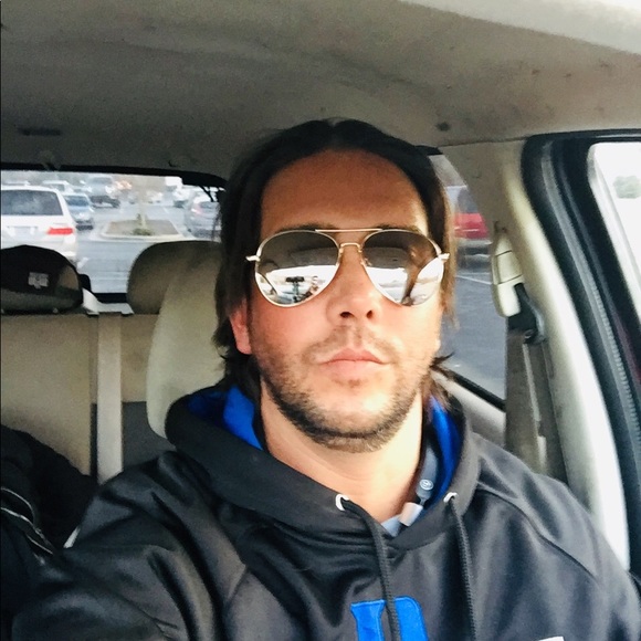 Meet your Posher, Gabriel - Picture 2 of 5